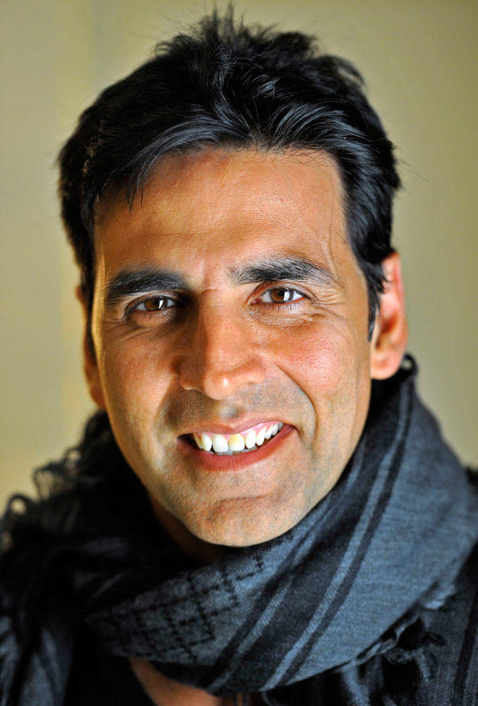 Akshay Kumar Wishes A Fan Happy Birthday and Makes Her Day! - Masala