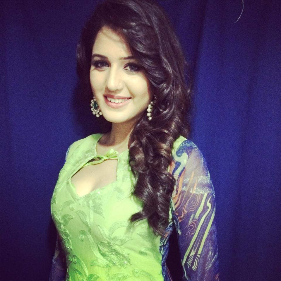 Isha Rikhi Looking Hot In Green