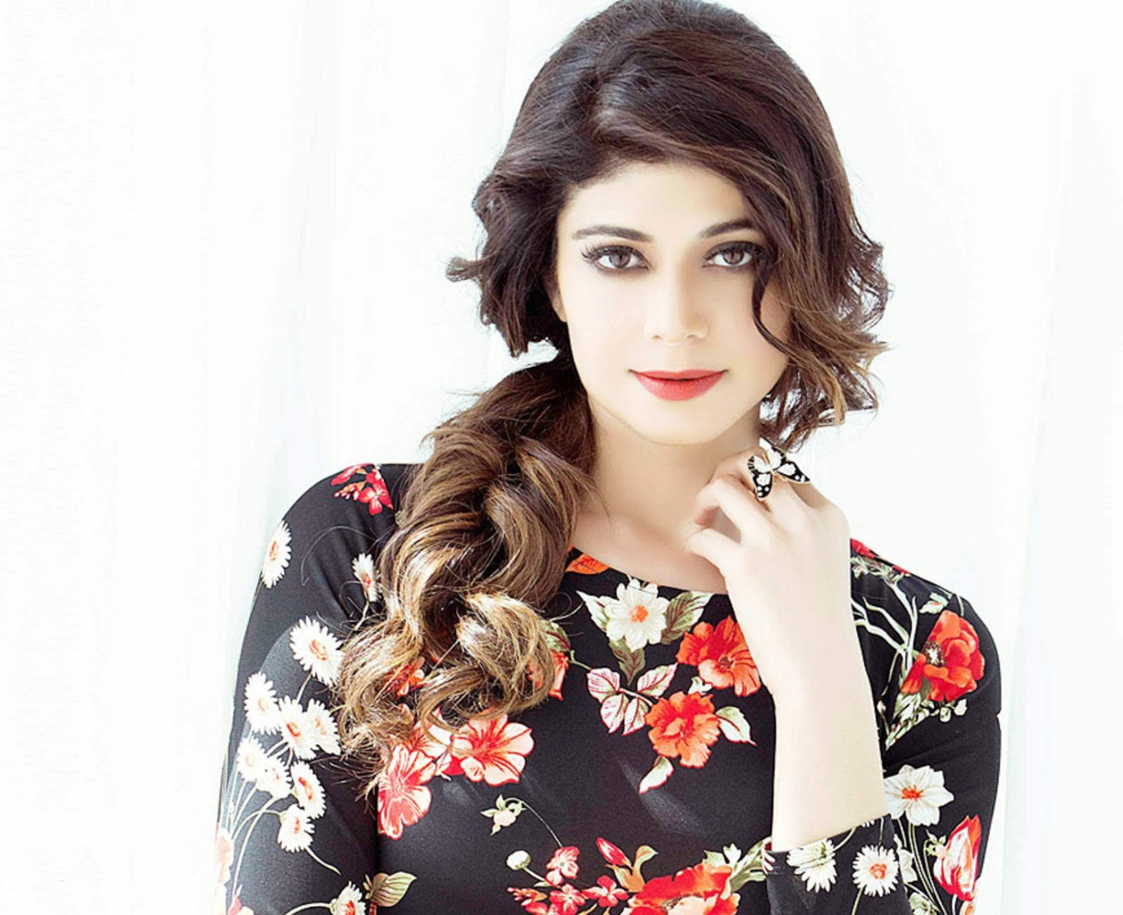 Actress Pooja Batr Imagea