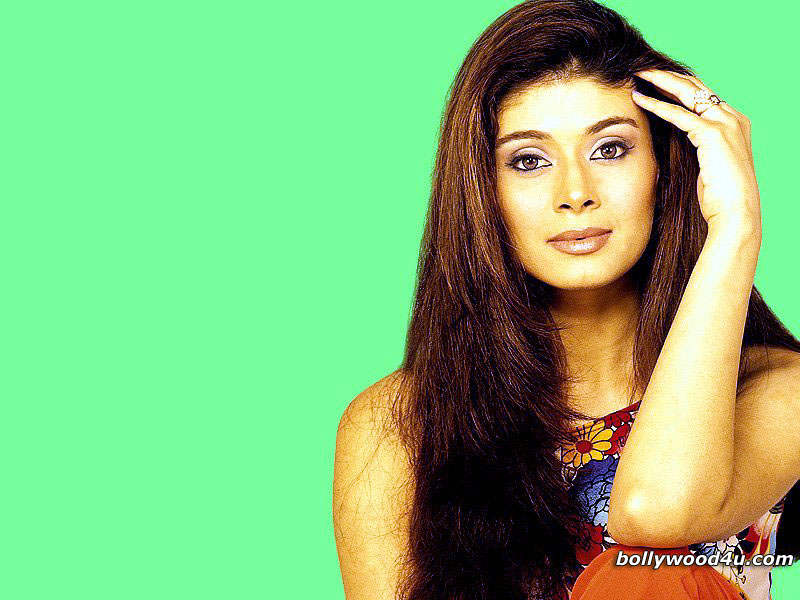 Pooja Batra Ex Miss India