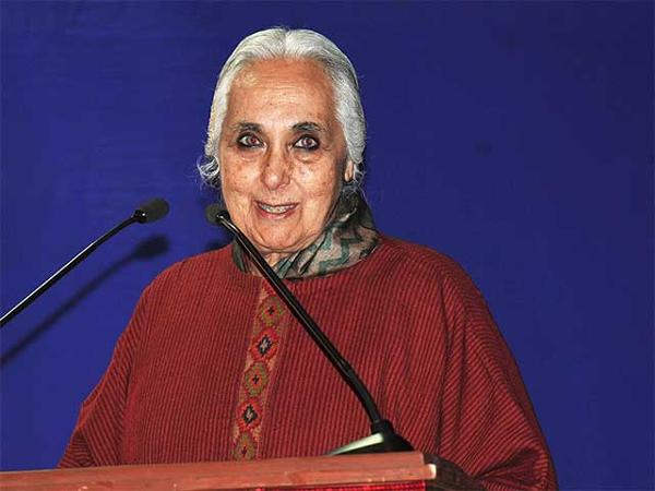 Romila Thapar On Mic Image