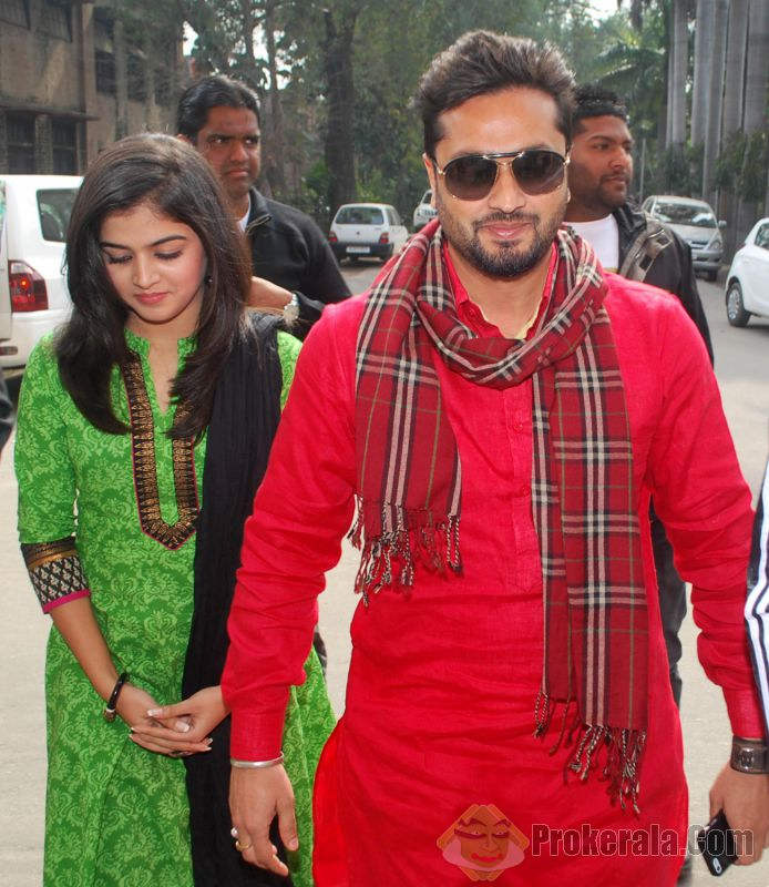 Roshan Prince Wearing Red Kurta