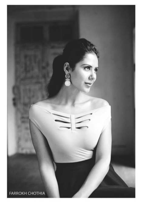 Sonam Bajwa Looking Stupendous