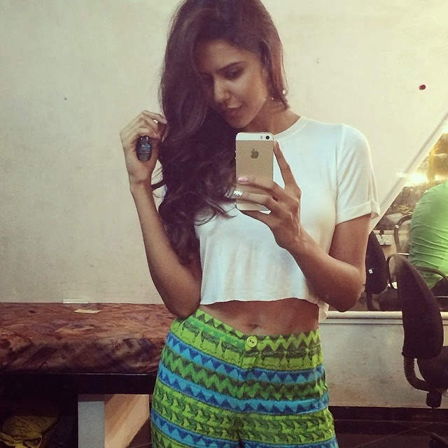 Sonam Bajwa Taking Selfie In Mirror