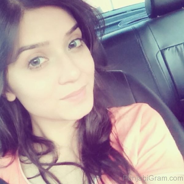 Aakanksha Sareen Selfie In Car-06