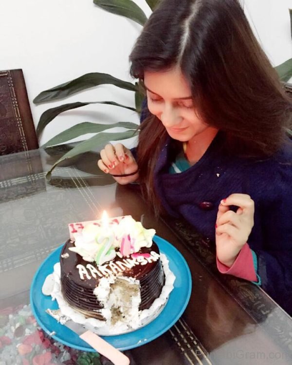 Aakanksha Sareen With Cake-257