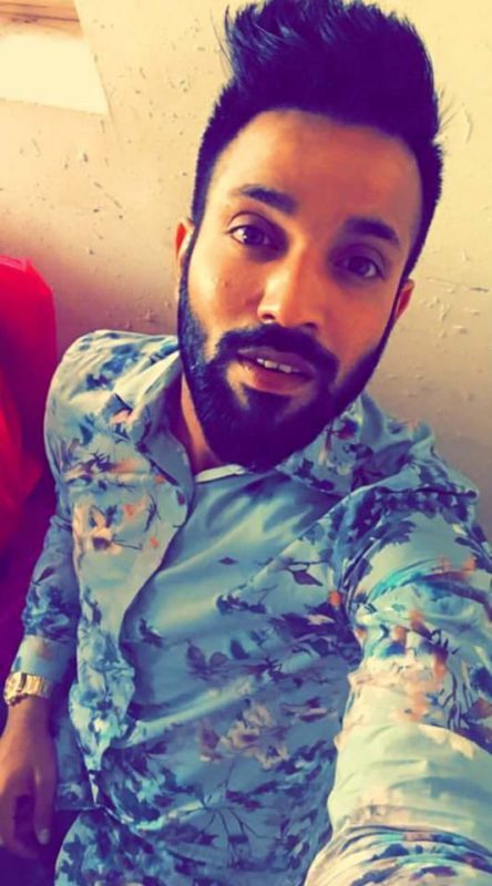 Dilpreet Dhillon Taking Cute Selfie