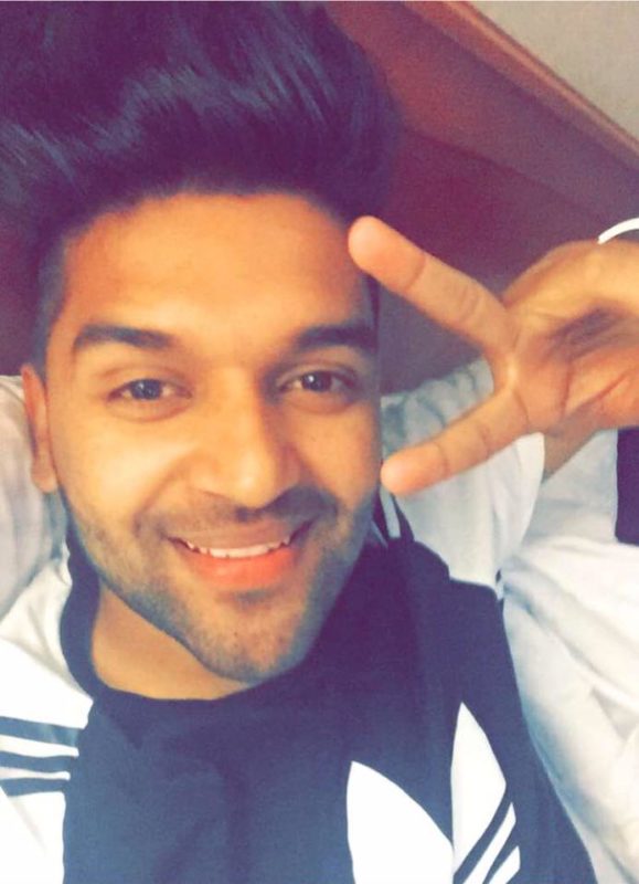 Guru Randhawa Bed Time Selfie