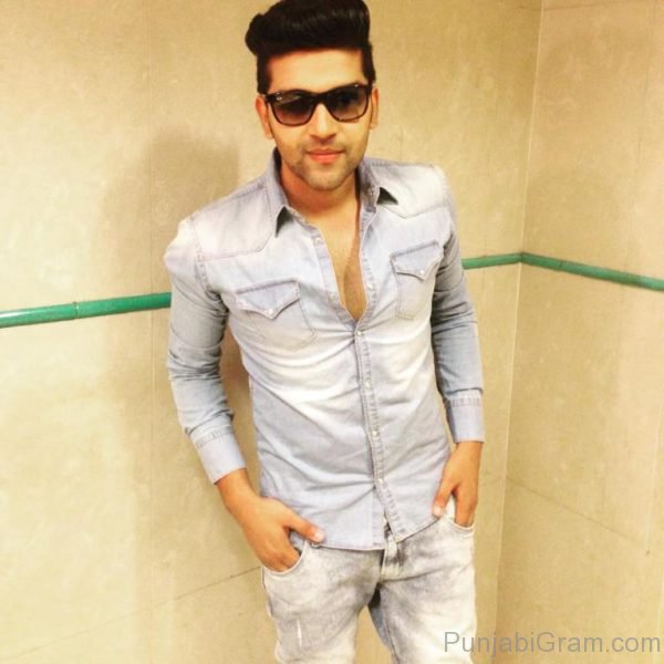 Guru Randhawa Looking Good-117