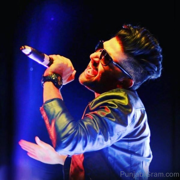 Guru Randhawa Looking Handsome-46704