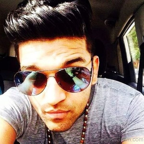 Guru Randhawa Selfie-14601