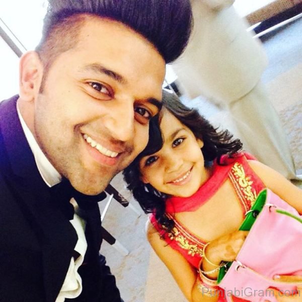 Guru Randhawa Selfie-14603