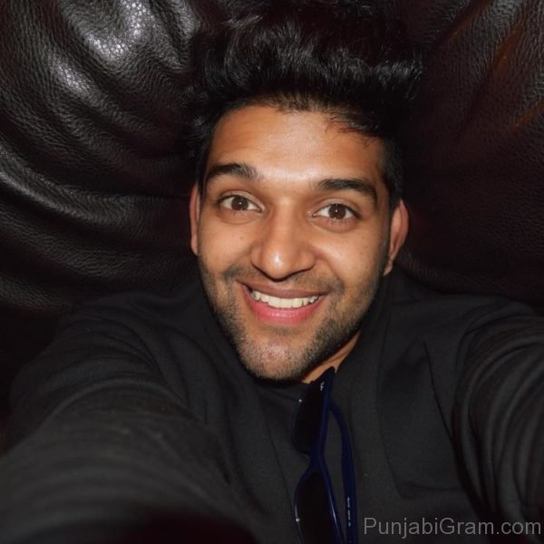 Guru Randhawa Selfie-14617