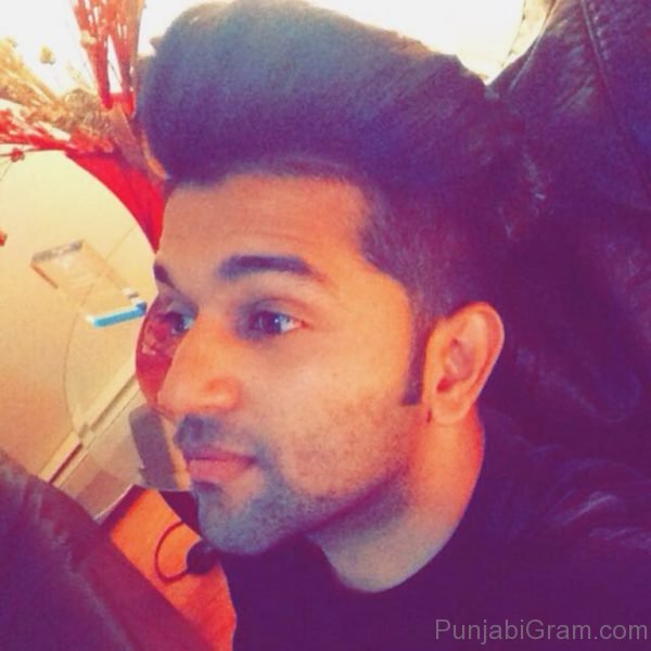 Guru Randhawa Selfie-14618