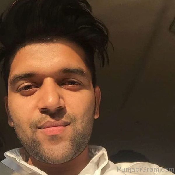 Guru Randhawa Selfie-14621