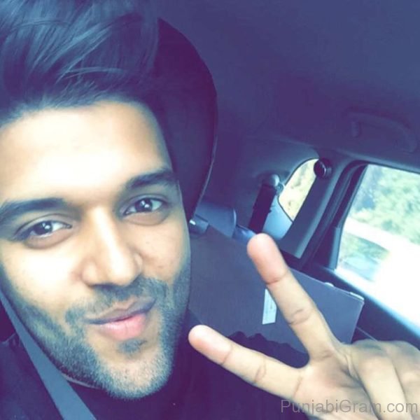 Guru Randhawa Selfie-14626