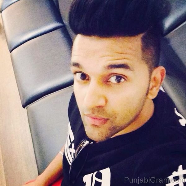 Guru Randhawa Selfie-14631