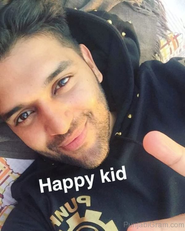 Guru Randhawa Selfie-14641