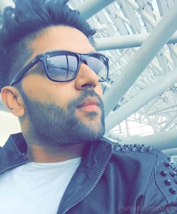 Guru Randhawa Selfie-14642