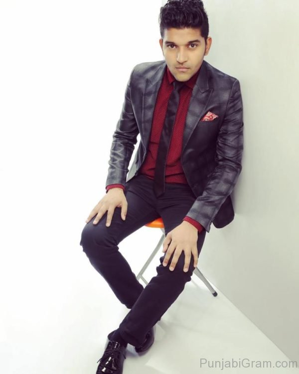 Guru Randhawa Sitting On Chair-158