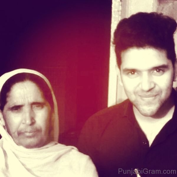 Guru Randhawa With Lady-651