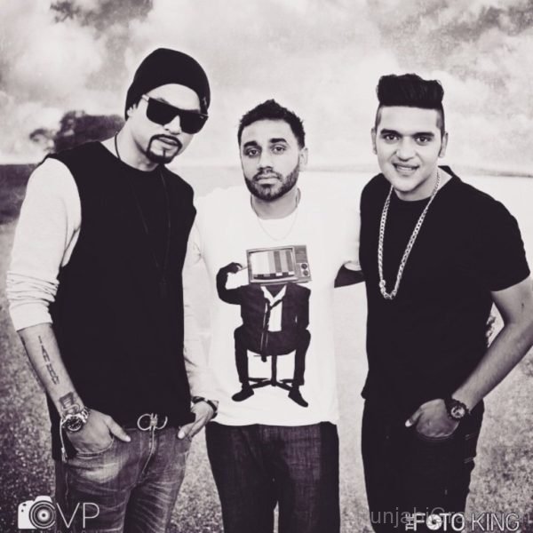 Guru Randhawa With Other Artist-614