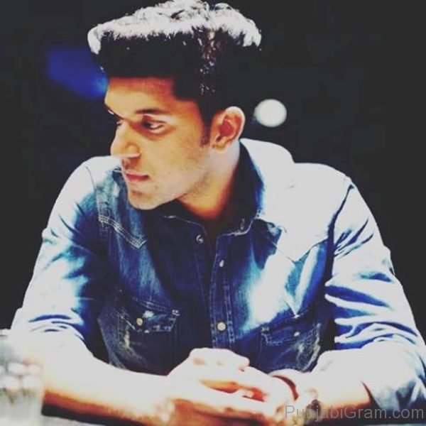 Image Of Elegant Guru Randhawa-25306