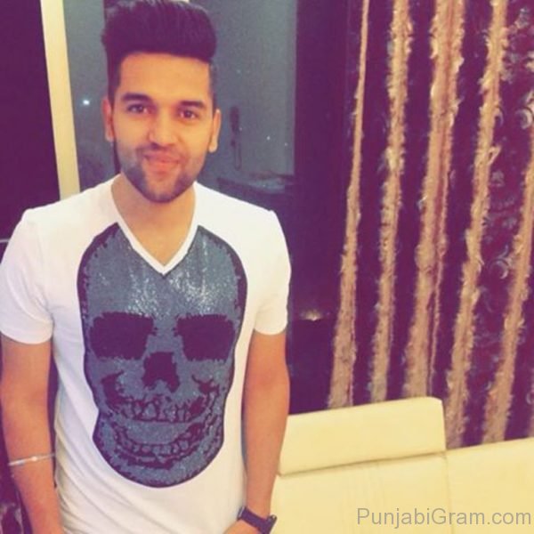 Image Of Guru Randhawa In White T-Shirt-125