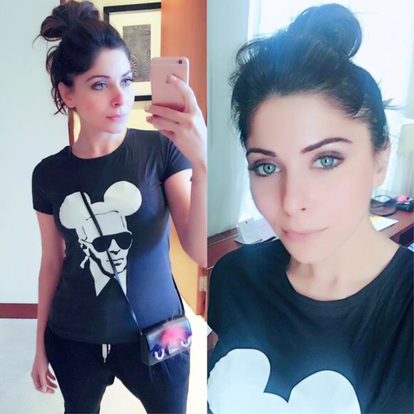 Kanika Kapoor In Black T-Shirt