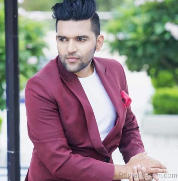 Photo Of Elegant Guru Randhawa-19002