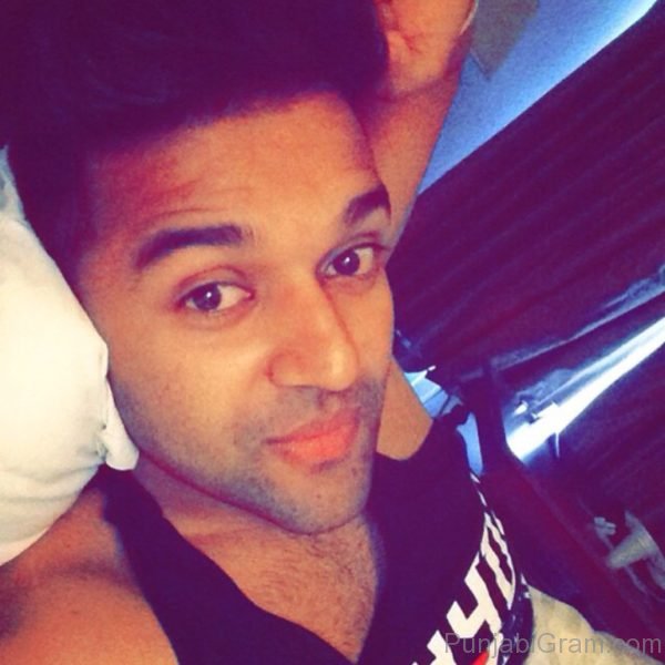 Photo Of Guru Randhawa-00114