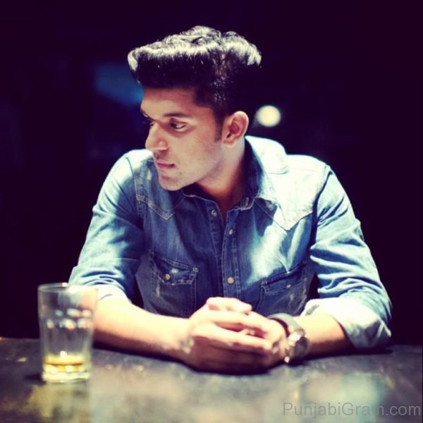 Photo Of Guru Randhawa-650