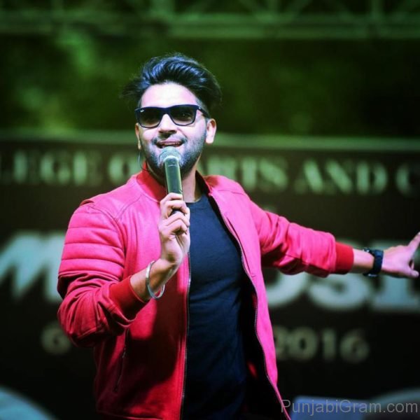 Photo Of  Guru Randhawa Looking Smart-45002