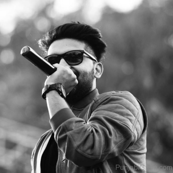 Photo Of  Guru Randhawa Looking Smart-45006