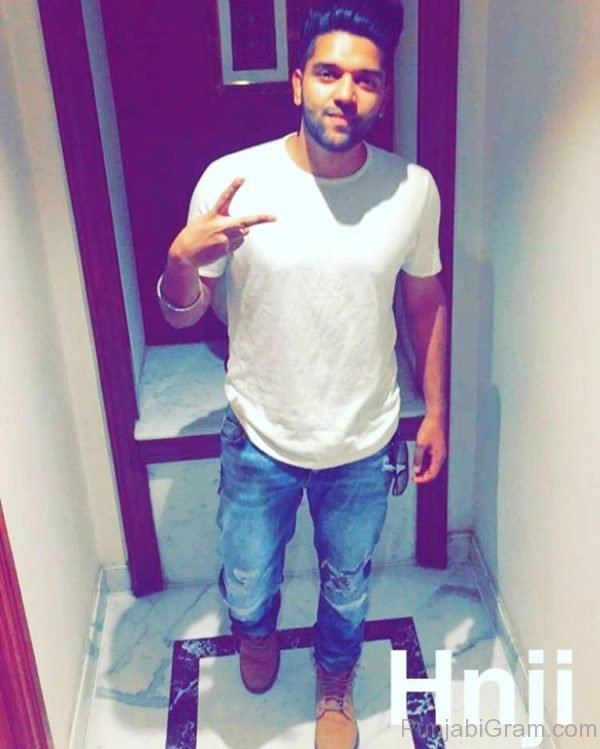 Photo Of  Guru Randhawa Looking Smart-45012