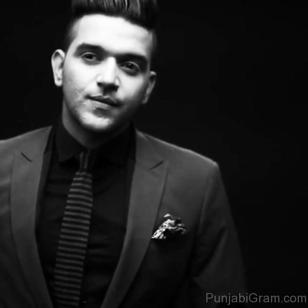 Photograph Of Of Elegant Guru Randhawa-27903