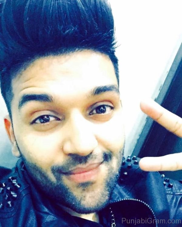 Photograph Of Of Elegant Guru Randhawa-27909