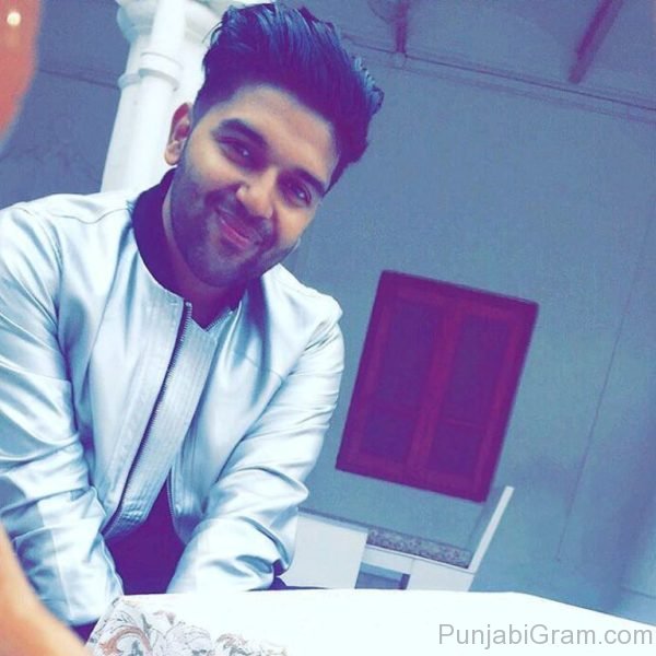 Pic Of Good-looking Guru Randhawa-30708