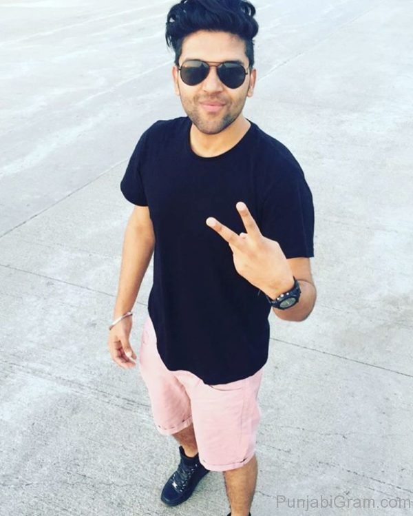 Pic Of Good-looking Guru Randhawa-30715