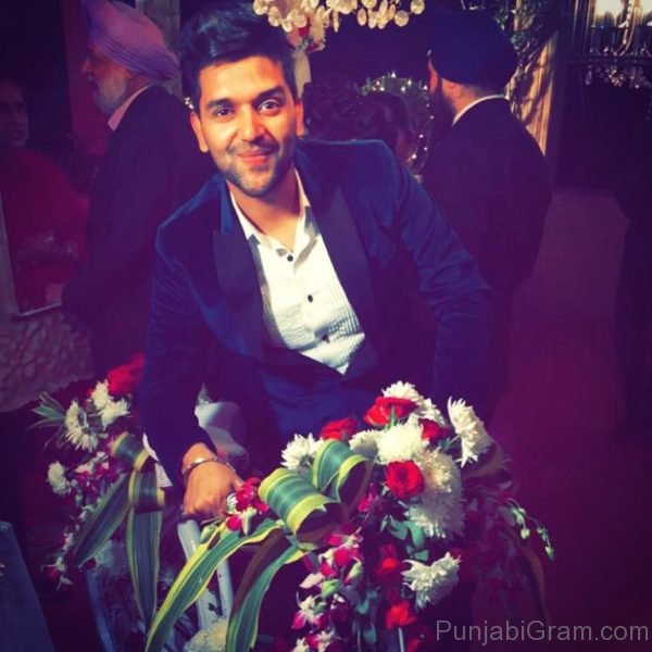 Picture Of Elegant Guru Randhawa-23304