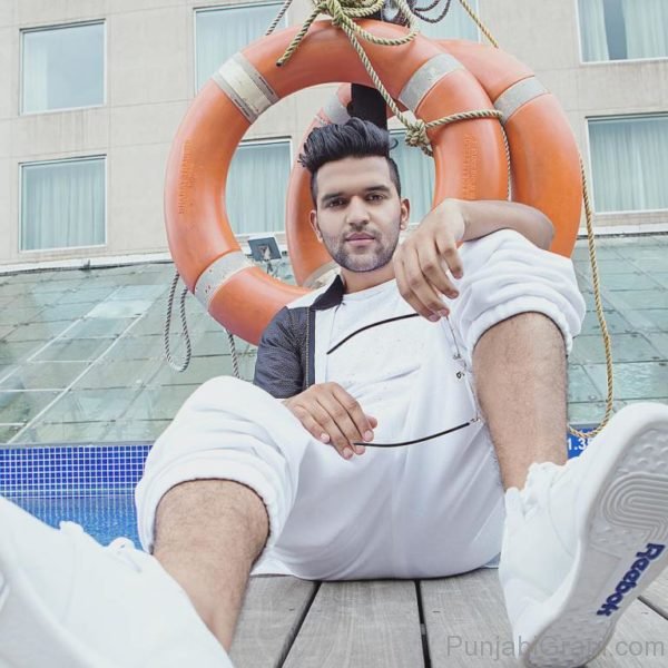 Picture Of Elegant Guru Randhawa-23306