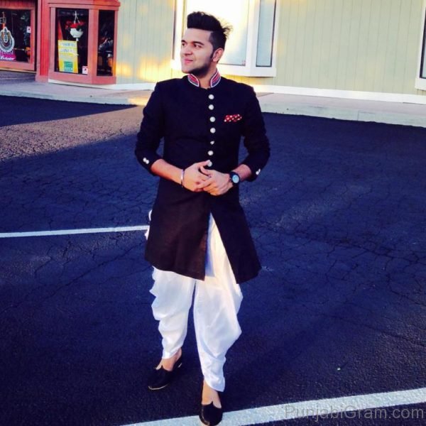 Picture Of Guru Randhawa-078