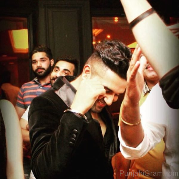 Picture Of Guru Randhawa-083