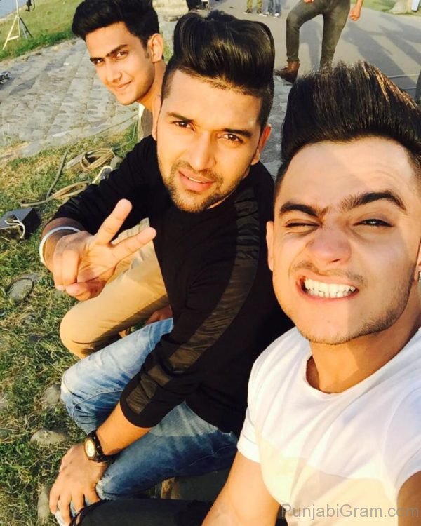 Picture Of Guru Randhawa-331