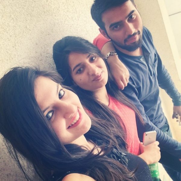 Picture Of Tanvi Nagi With Friends-180