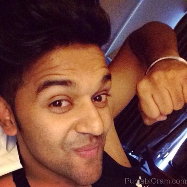 Selfie Of Guru Randhawa-035