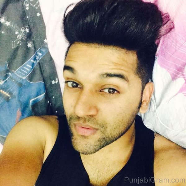 Selfie Of Guru Randhawa-058