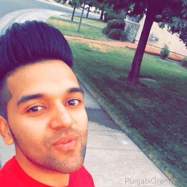 Selfie Of Guru Randhawa-124