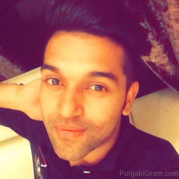 Selfie Of Guru Randhawa-135