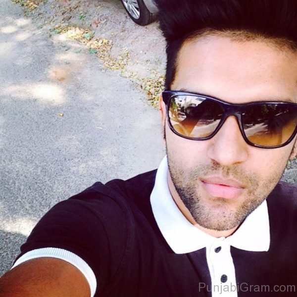 Selfie Of Guru Randhawa-172